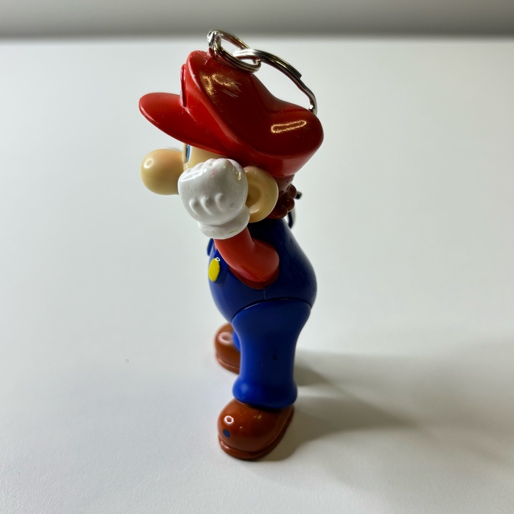 Vintage upcycled Super Mario Keychain - Picture 2 of 9